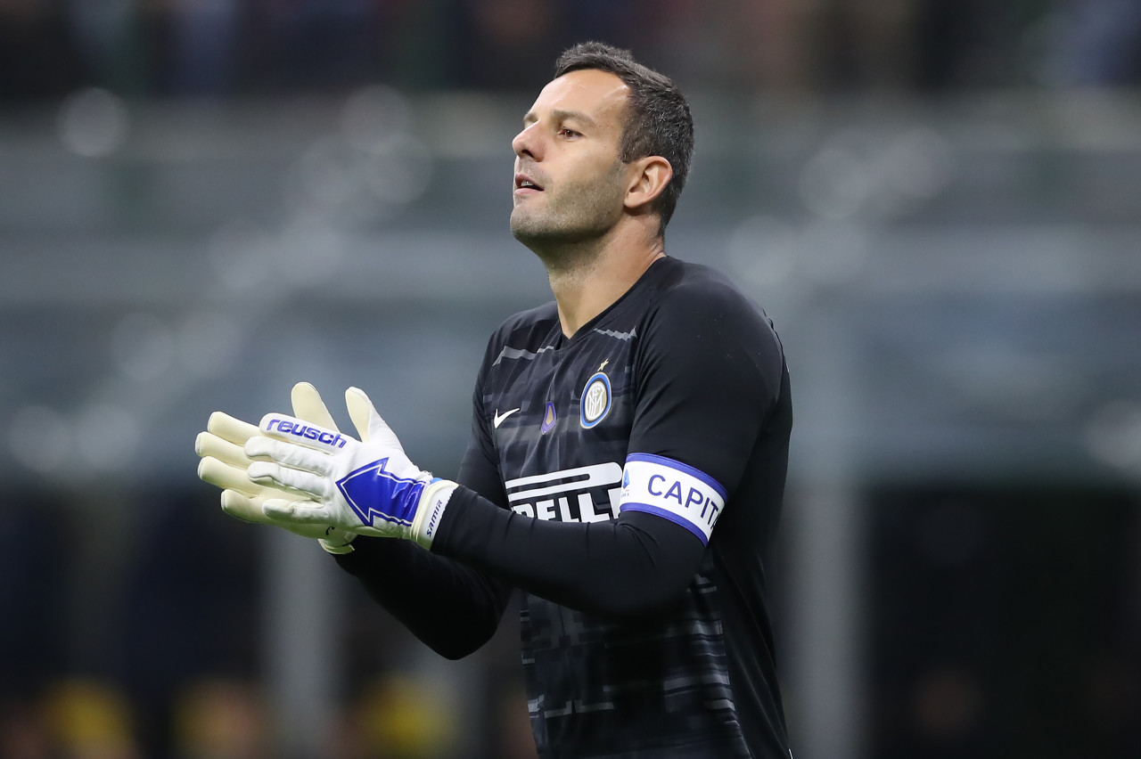 官方：27岁日本后卫富安健洋加盟阿贾克斯，签约至赛季结束（阿贾克斯官宣：27岁日本后卫富安健洋加盟，合同至本赛季末）