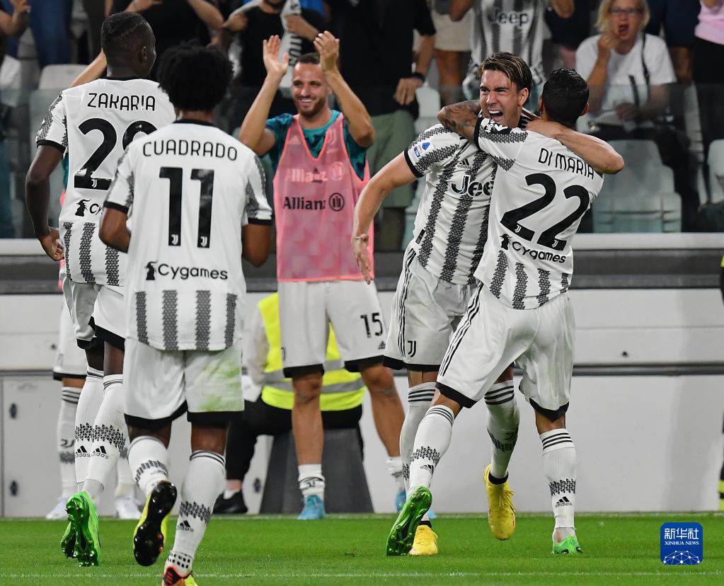 欧冠梅开二度后染红，迪亚斯是继格列兹曼之后第二人（欧冠先梅开二度又染红，迪亚斯成继格列兹曼后第二人）