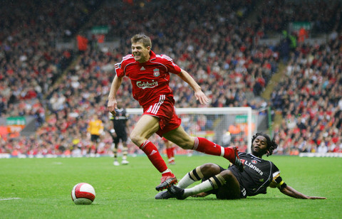 多特客战弗赖堡：吉拉西、小贝林厄姆首发，埃姆雷-詹出战（多特做客弗赖堡：吉拉西与小贝林厄姆先发，埃姆雷-詹登场）