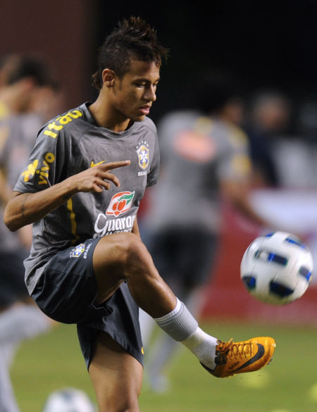 虎父无犬子，路易斯-布冯代表捷克U19上演帽子戏法