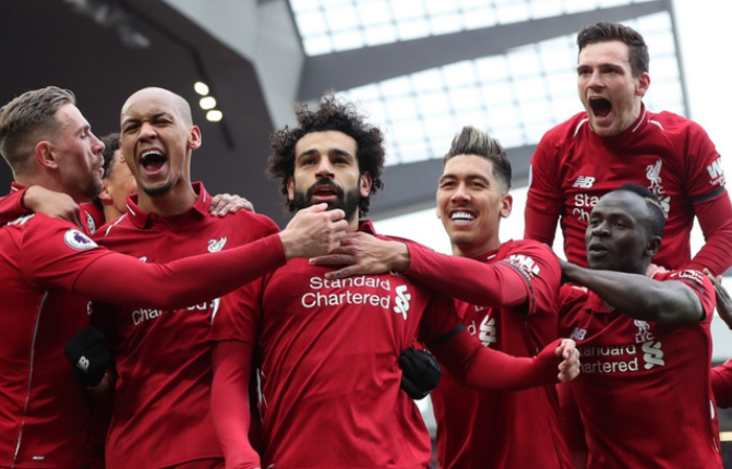 玉昆球迷在机场深情送别安德森，安德森的回应藏着太多不舍