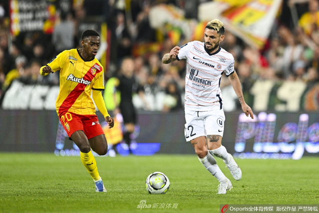 最快百球先生！哈兰德领取英超100球纪念球